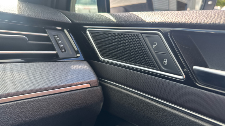 Volkswagen Passat 2.0 TDI R-Line 4dr DSG [Panoramic Roof] Diesel Saloon